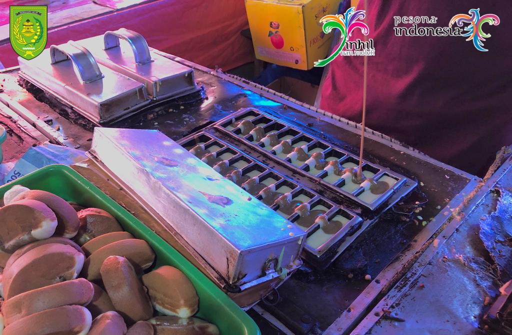 Jajanan Jadul Kue Pancong di Pasar Tradisional Tembilahan