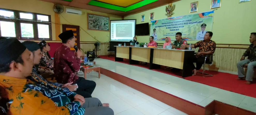 DP2KBP3A Inhil Laksanakan Penyuluhan Ketahanan Keluarga dan Peningkatan Kualitas Keluarga Bagi Masyarakat di Desa Sungai Intan