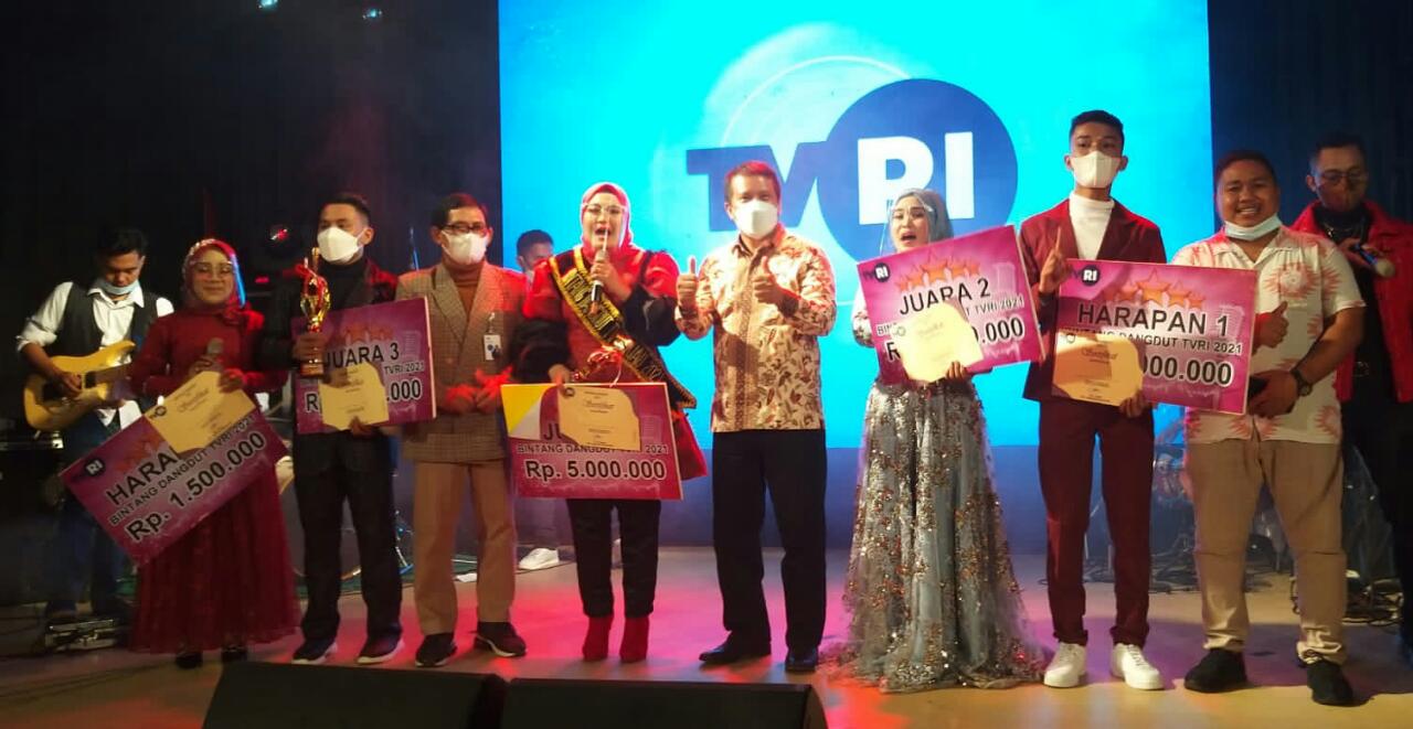 Siti Halimah Raih Juara Satu Bintang Dangdut TVRI Riau 2021
