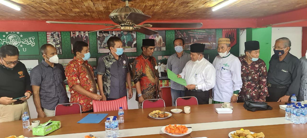 Ketua MUI Riau dan Perwakilan Organisasi Keagamaan Minta Kesediaan Rusli Ahmad jadi Ketua FKUB 