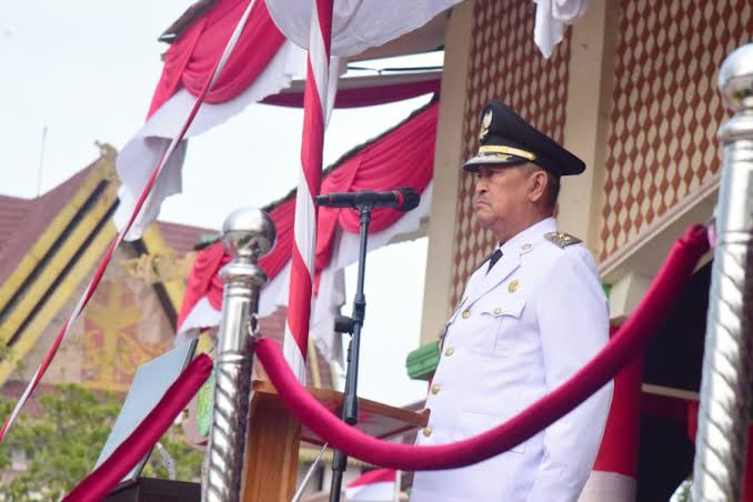 Wabup Inhil H Syamsuddin Uti Pimpin Upacara Penurunan Bendera HUT RI ke -78