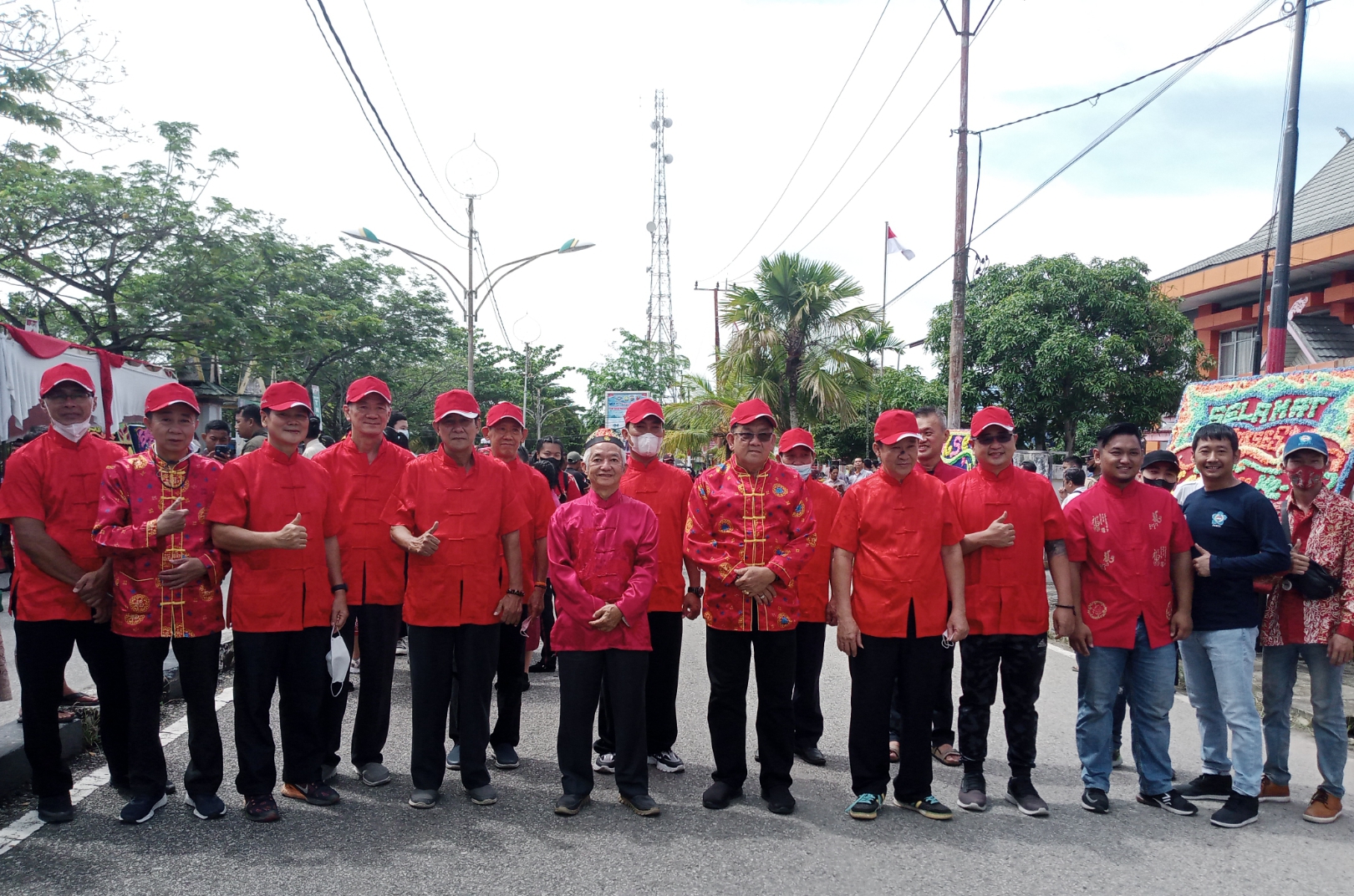Meriahkan HUT ke-77 TNI, PSMTI Inhil Ikuti Pawai Ragam Budaya Nusantara