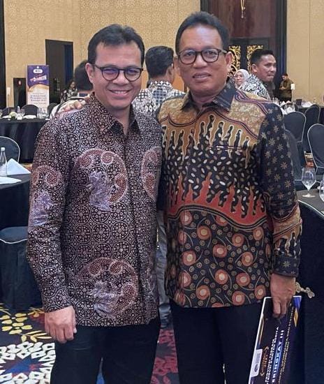 Diserahkan Wamen Kominfo, Media Center Riau Kembali Raih Penghargaan Anugerah Media Center Terbaik Nasional 2024