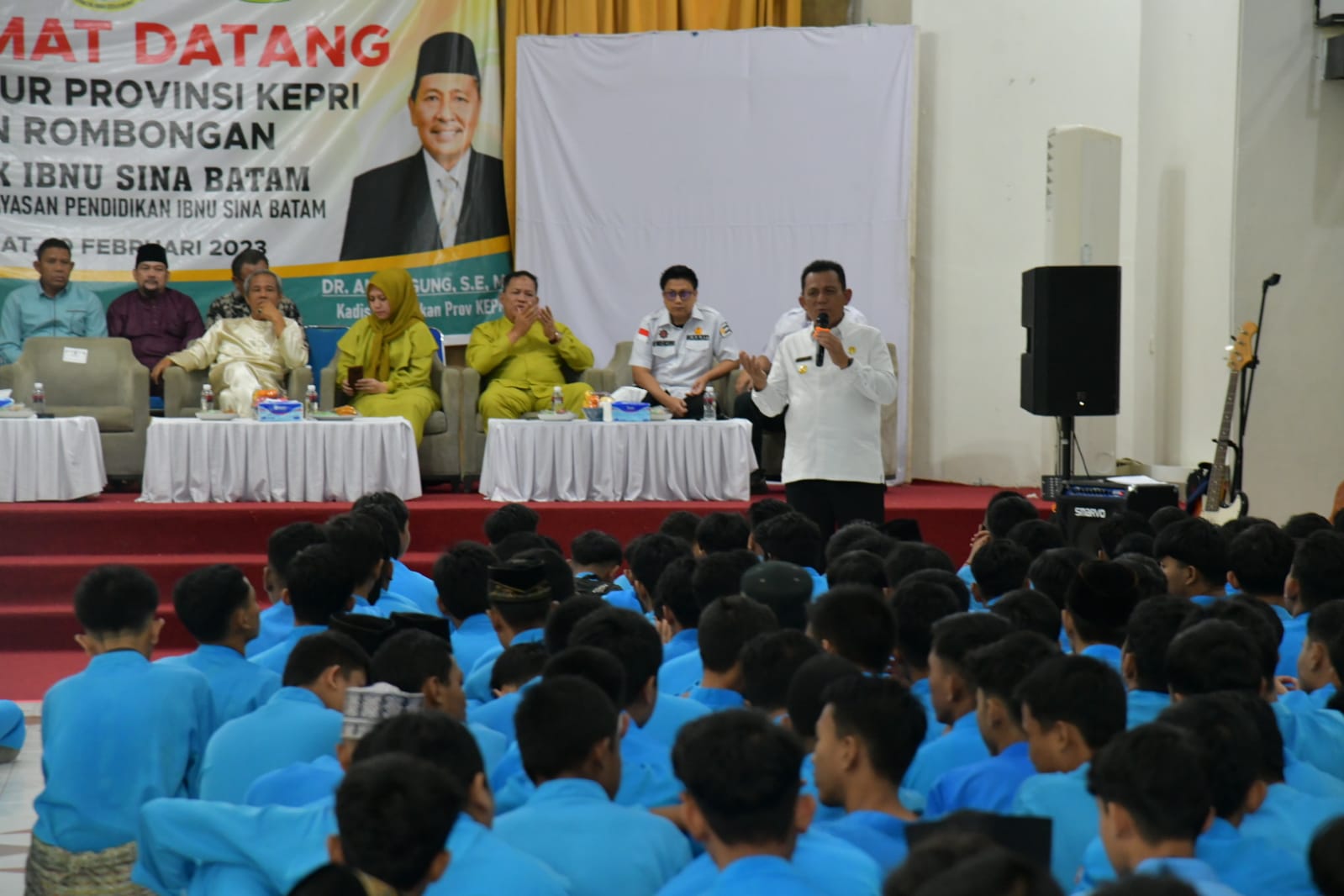 Kunjungi SMK Ibnu Sina Batam, Ini Pesan Gubernur Ansar untuk Para Siswa