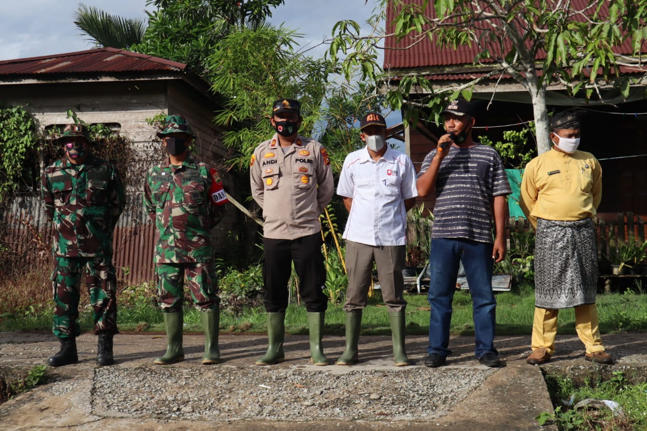 Hari Pertama TMMD, Danki SSK Perkenalkan Diri di Depan Masyarakat Desa Teluk Bunian