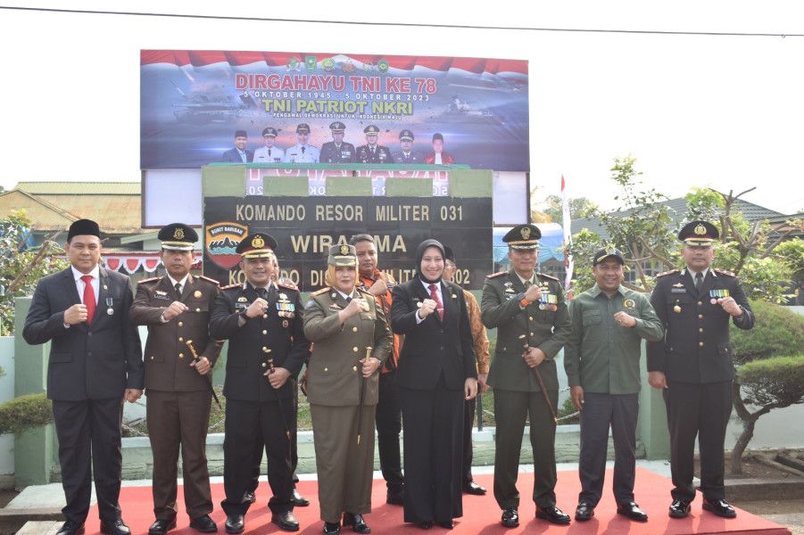 Bupati Inhu Hadiri Upacara Peringatan HUT ke-78 TNI