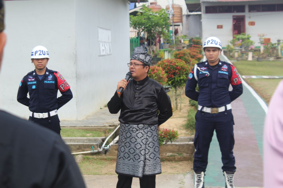 Sambut Hari Jadi Provinsi Riau ke-66, Pegawai Rutan Rengat Kenakan Pakaian Adat Melayu