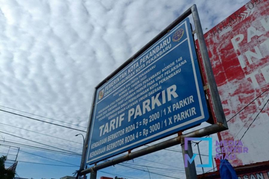 Tarif Parkir Pasar Tradisional di Pekanbaru Turun Jadi Rp1.000
