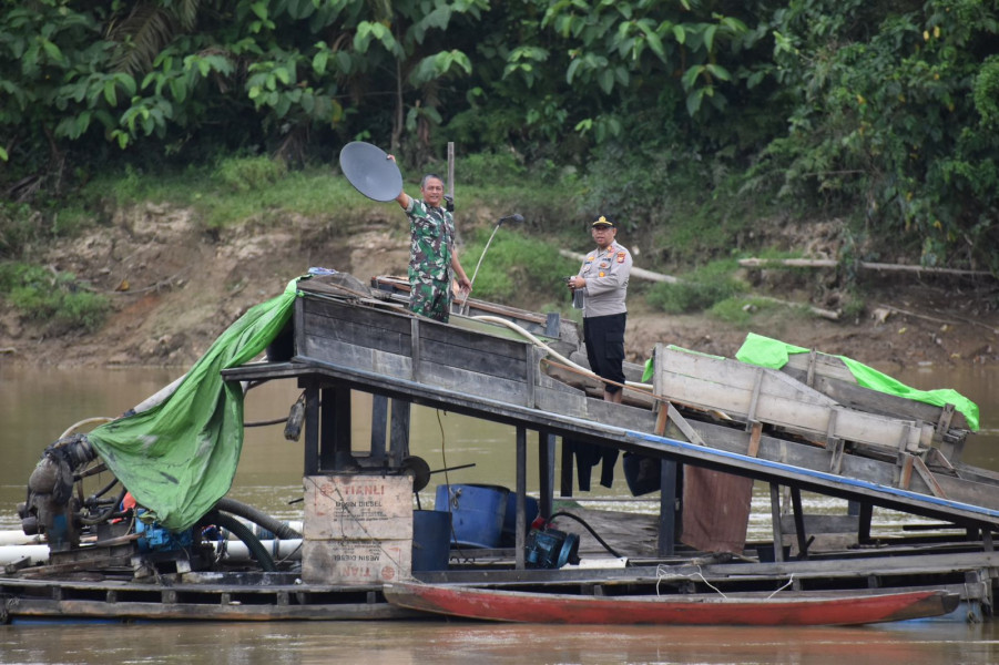 Polres Inhu dan TNI Tertibkan PETI di Kelayang, Empat Pocai Dimusnahkan