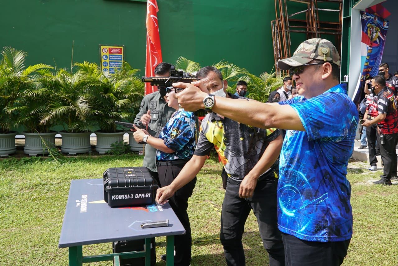 Ikuti Kejuaraan Menembak Piala Danpaspampres 2022, Bamsoet Dorong Prajurit TNI Raih Prestasi di Kejuaraan Menembak Internasional