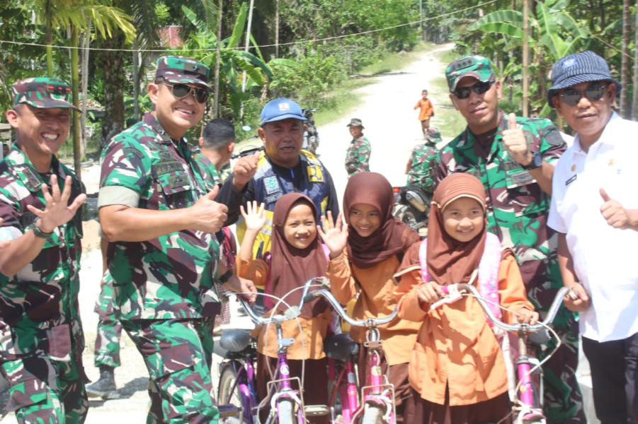 Dirter Pusterad Brigjen TNI Yuswandi Tinjau Pelaksanaan TMMD ke -116 Kodim 0314/Inhil