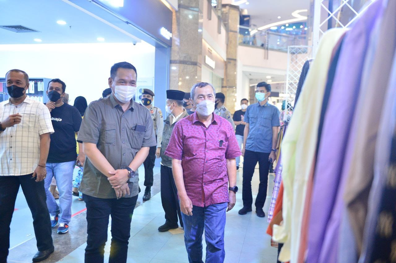 Jelang Nataru, Gubernur Syamsuar Tinjau Pelaksanaan Prokes Mall di Pekanbaru