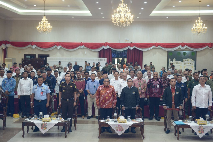 Pelantikan Pengurus PWI Riau Periode 2023-2028, Gubernur Edy Nasution Ajak Wartawan Sinergi Bangun Riau