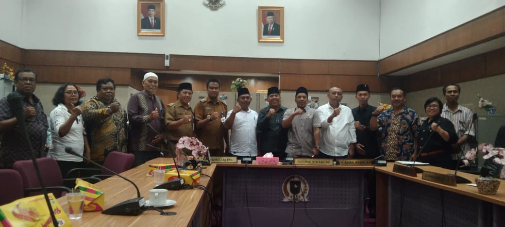 Adukan Nasib Pembayaran Ganti Rugi Tanah,Warga Balai Raja Sambangi Komisi 1 DPRD Riau