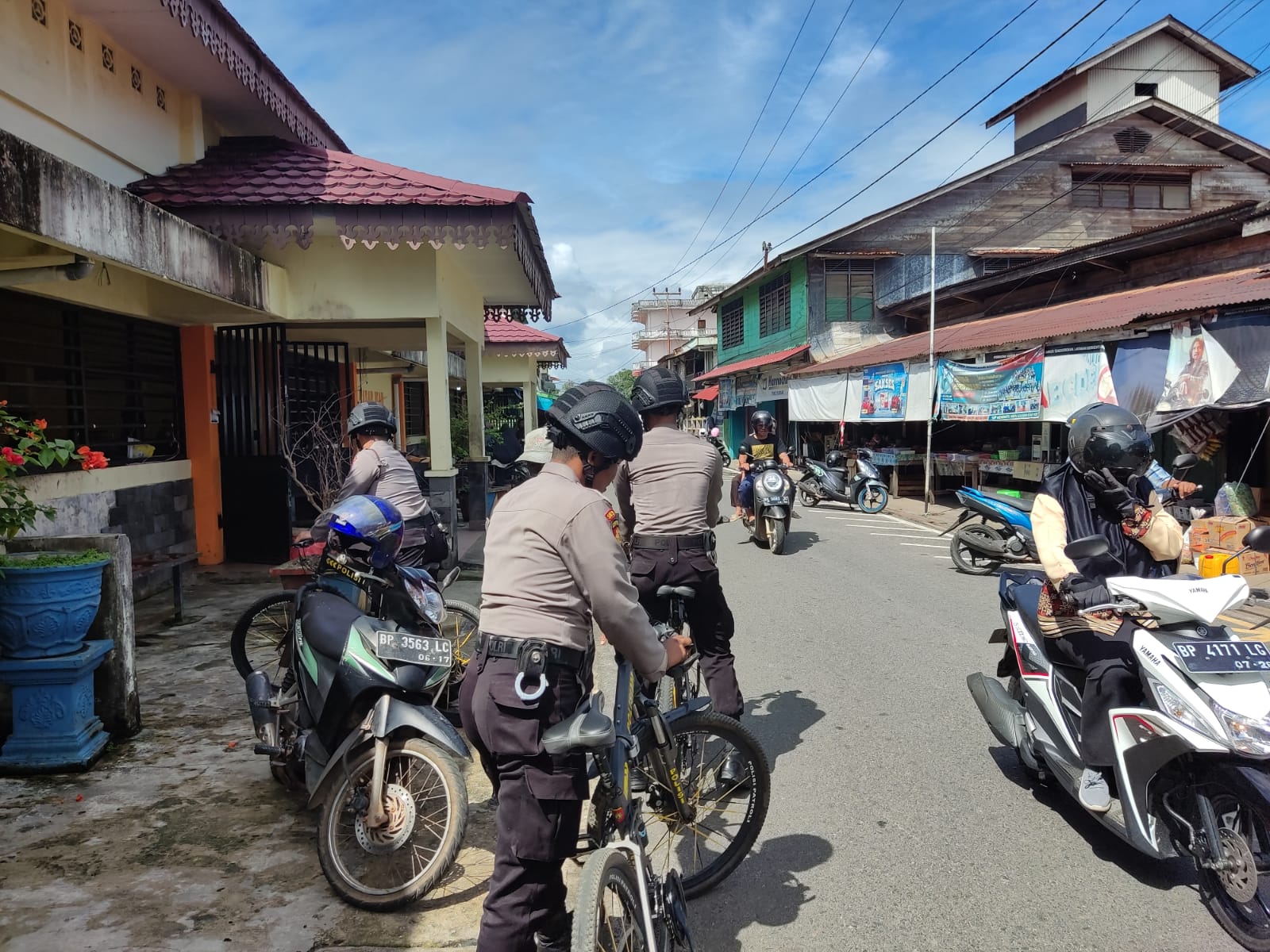 Sat Samapta Polres Lingga Jaga Situasi Kamtibmas Dengan Patroli Sepeda.
