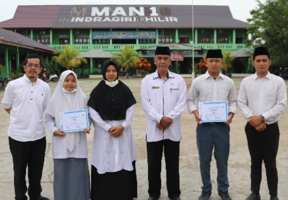 Perdana!!! Dua Siswa  MAN 1 INHIL Wakili  Kabupaten Dalam Kompetisi Bahasa Arab Nasional  2021 Tingkat Provinsi Riau