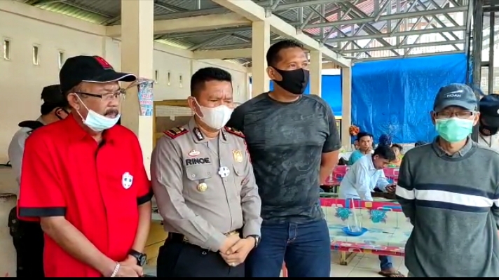 Polsek Tembilahan Hulu Bersama Yayasan Vioni Bersaudara Bagikan Seribu Masker kepada Masyarakat