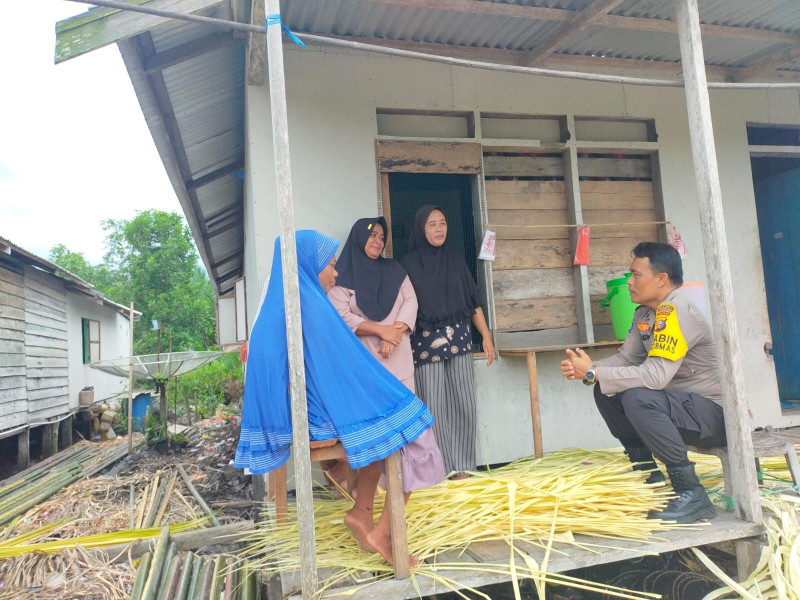 Cooling System, Bhabinkamtibmas Tanjung Lajau  Ajak Warga ke TPS Saat Pencoblosan