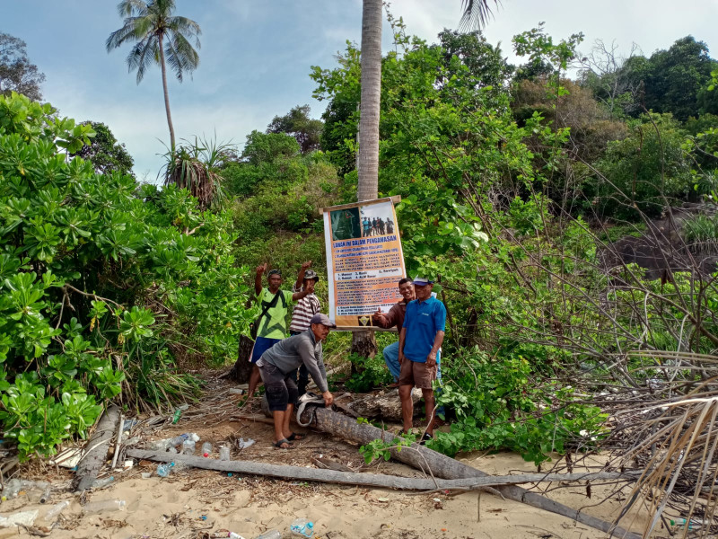 Risau Pulau Potoh Di Jual, Warga Kelong Mulai Pasang Spanduk Lahan
