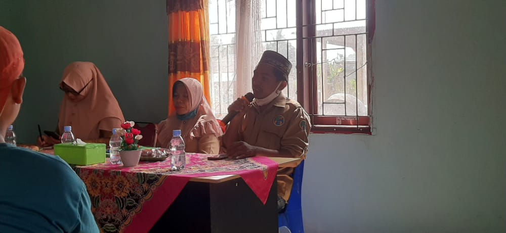 Iwo Inhil Bekerja Sama Dengan Disdukpencapil Jemput Bola Desa Kuala Sebatu