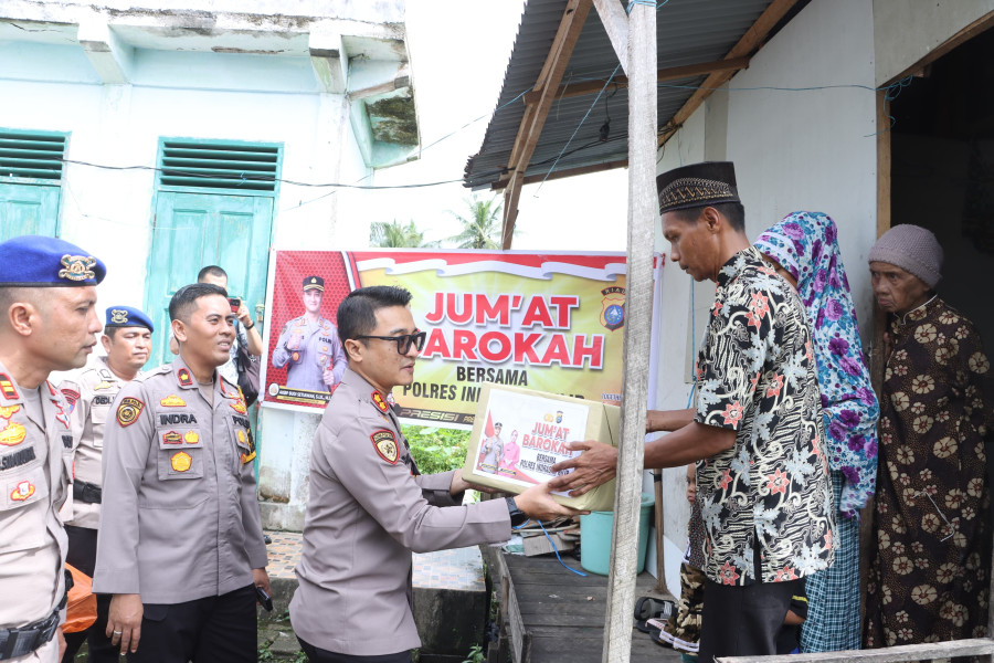 Polres Inhil Laksanakan Jumat Barokah ke Marbot Surau