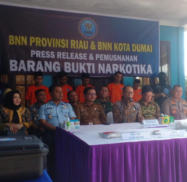 BNN Provinsi Riau Bersama BNN Kota Dumai Musnahkan Barang Bukti Narkotika Jenis Sabu dan  Ekstasi
