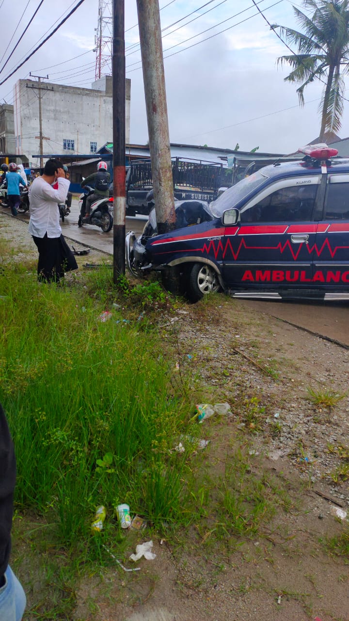 Ambulance Tabrak Tiang Listrik, Manager PLN Tembilahan : Kita Lakukan Perbaikan Secepat Mungkin Untuk Kenyamanan Pelanggan