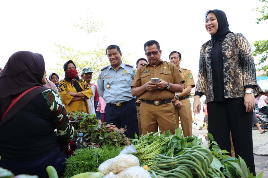 Jelang Idul Fitri, Bupati Inhu Sidak ke Pasar Rakyat Rengat