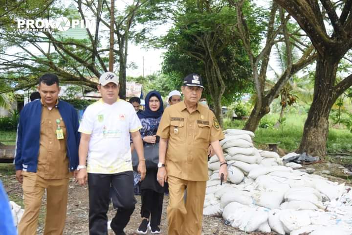 Kunker ke Desa Teluk Dalam, Wabup Inhil Tinjau Rehabilitasi Makam Syekh Abdurrahman Siddiq