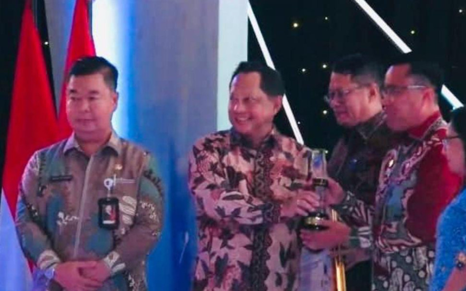 Program Unggulan Bupati, Disdukcapil Kabupaten Bengkalis Raih Penghargaan Dukcapil Prima Award dari Mendagri