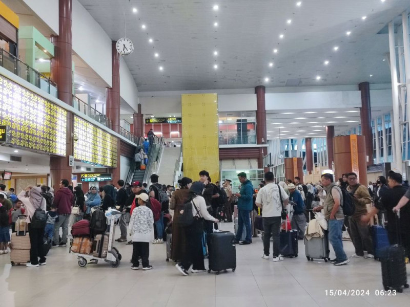 Arus Mudik dan Balik Lebaran, Penumpang di Bandara SSK II Pekanbaru Mencapai 157.480 Orang