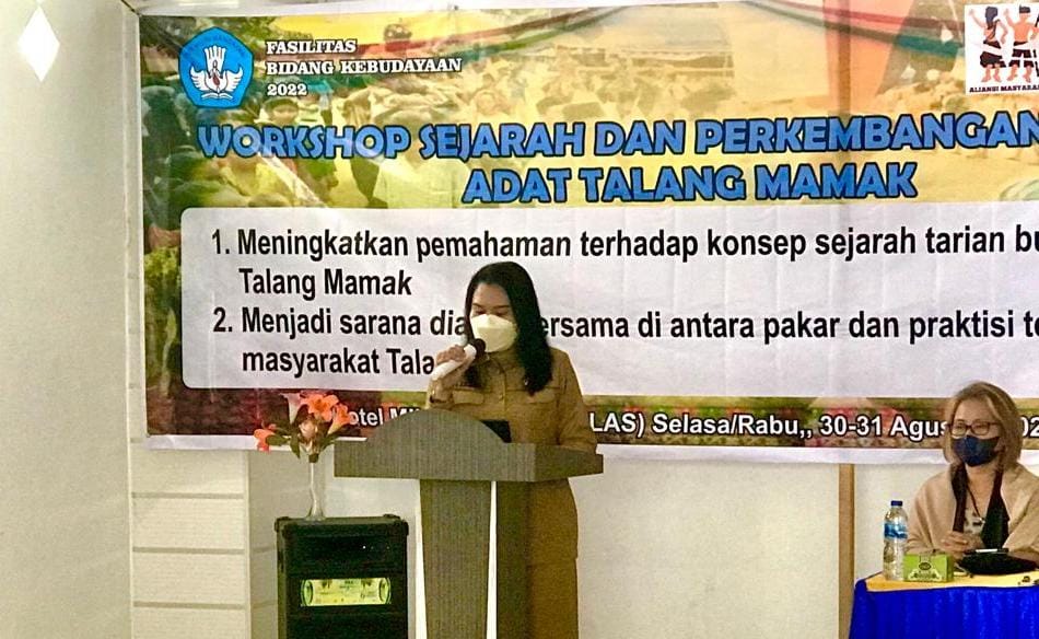 Bupati Inhu Buka Workshop Sejarah dan Perkembangan Tarian Adat Talang Mamak
