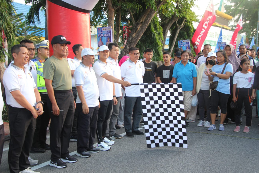 Ditaja oleh Polres Bengkalis, Ribuan Masyarakat Ikuti Fun Walk Dalam Rangka HUT ke-77 Bhayangkara