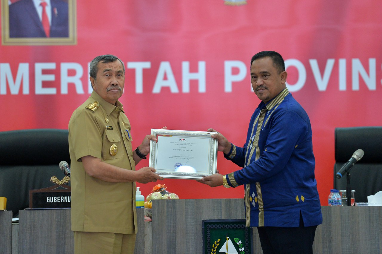 Berada Diatas Nilai Rata-rata Nasional, Pemprov Riau Raih Penghargaan MCP dari KPK