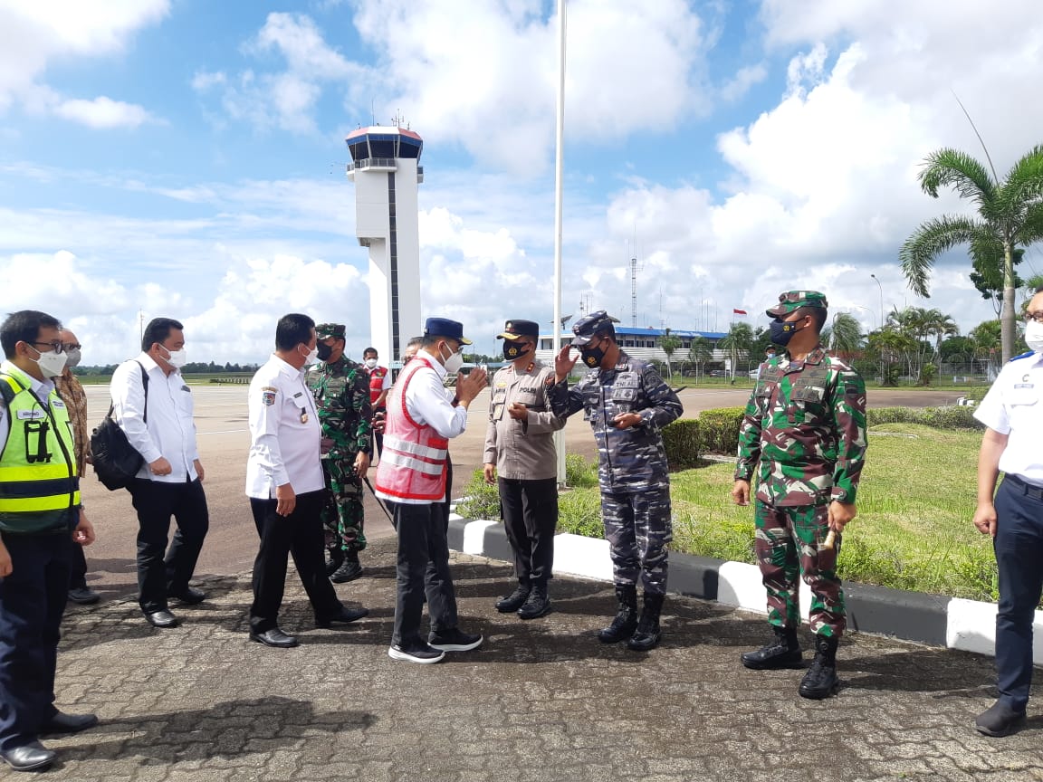 Danlantamal IV Sambut Kedatangan Menhub RI di BandaraHang Nadim