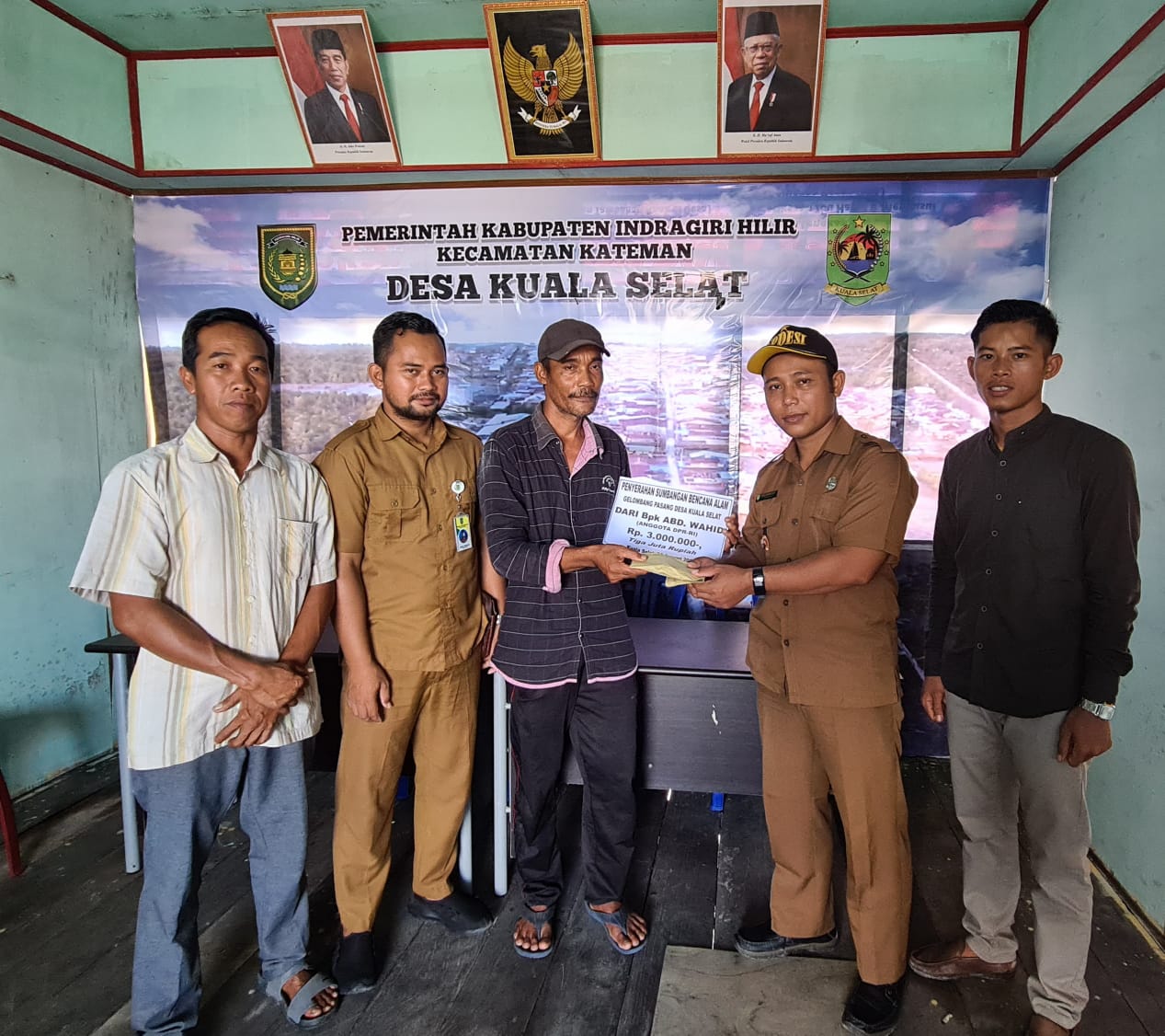 Ketua PKB Riau Serahkan Santunan Untuk Korban Puting Beliung Kuala Selat